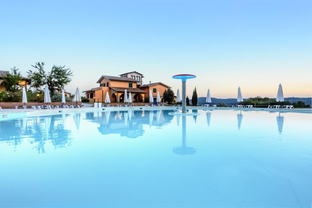 Pian Dei Mucini Resort Le Ville Massa Marittima Exterior foto